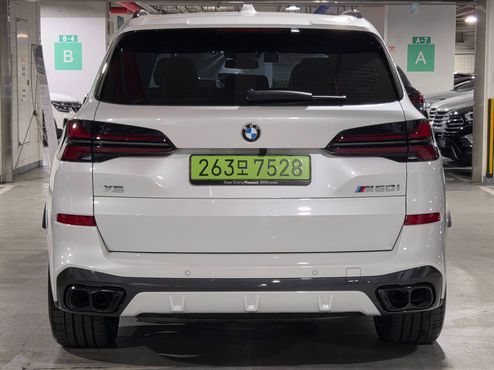 BMW X5 M60i — пробег 4 810 км — фото 3 из 5