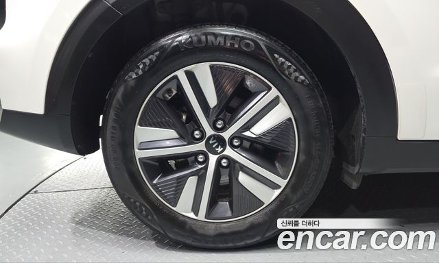 Kia Niro 1.6 HEV Noblesse Special — пробег 168 747 км — фото 5 из 5