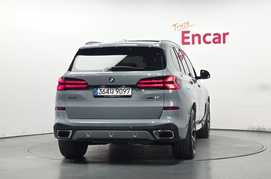 BMW X5 xDrive 30d M Sport — пробег 5 040 км — фото 4 из 5