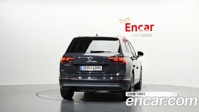 Volkswagen Tiguan 2.0 TDI Prestige — пробег 94 920 км — фото 4 из 5