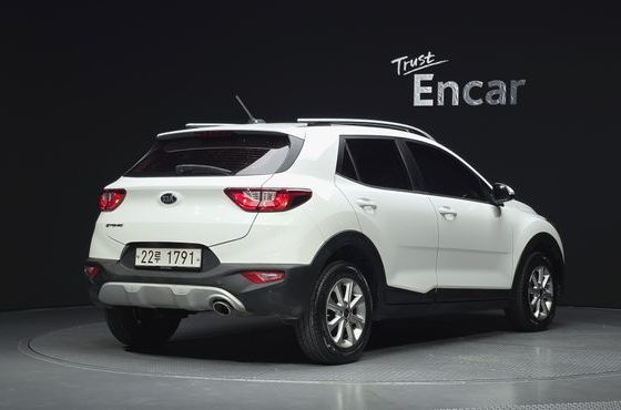 Kia Stonic Diesel 1.6 Deluxe — пробег 71 428 км — фото 2 из 5