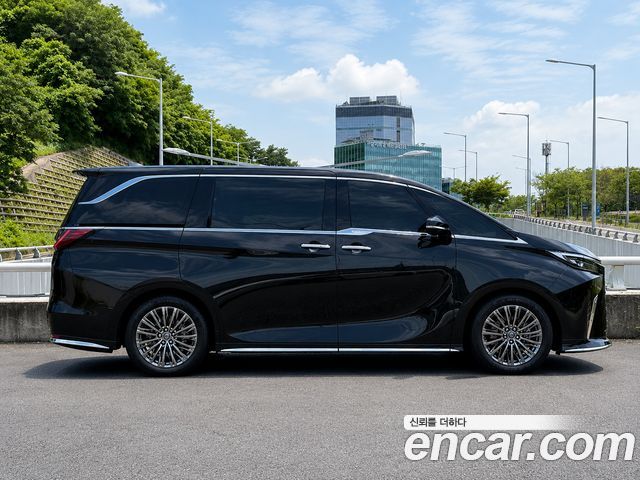 Lexus LM 500h Royal — пробег 20 500 км — фото 5 из 5