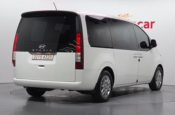 Hyundai Staria Tourer 9-Seater Modern — пробег 75 635 км — фото 2 из 5