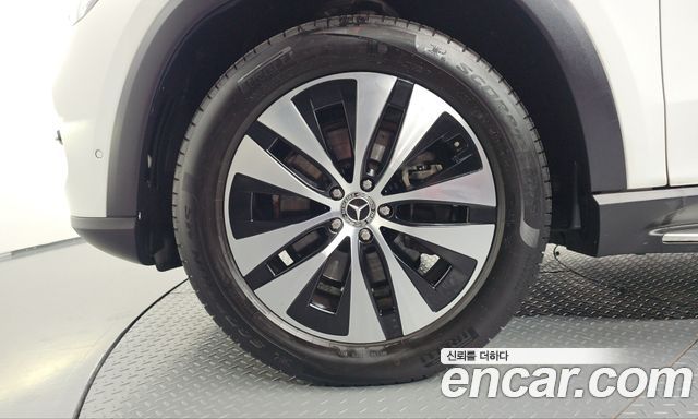 Mercedes-Benz GLE-Class GLE300d 4MATIC — пробег 32 230 км — фото 5 из 5