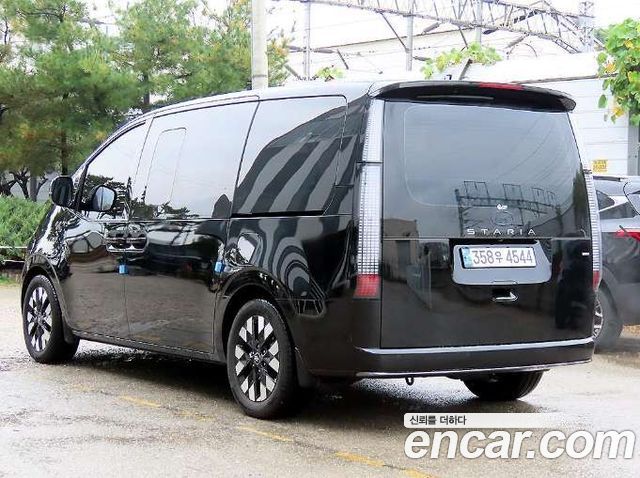Hyundai Staria 4WD Lounge 9-Seater Inspiration — пробег 19 718 км — фото 3 из 5