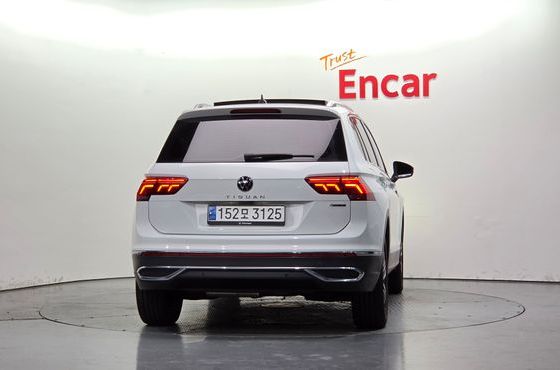 Volkswagen Tiguan 2.0 TDI 4Motion Prestige — пробег 38 364 км — фото 4 из 5