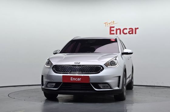 Kia Niro Prestige — пробег 111 693 км — фото 3 из 5