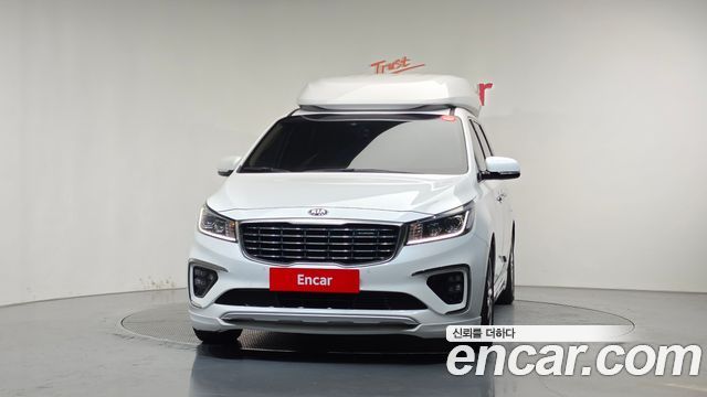 Kia Carnival 9-Seater Hi-Limousine Prestige — пробег 89 927 км — фото 3 из 5