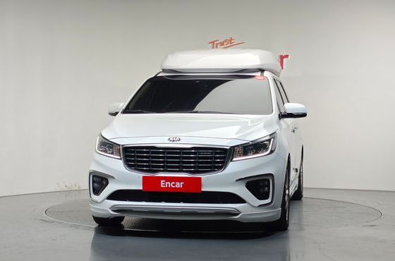 Kia Carnival 9-Seater Hi-Limousine Prestige — пробег 89 927 км — фото 3 из 5