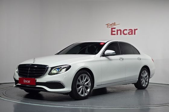 Mercedes-Benz E-Class E220d 4MATIC Exclusive — пробег 35 756 км — фото 1 из 5