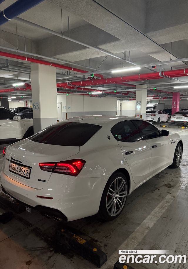 Maserati Ghibli 3.0S Q4 GranSport 3rd — пробег 94 000 км — фото 2 из 5