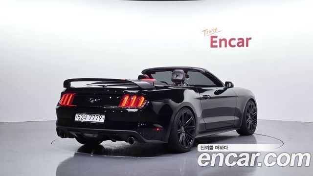 Ford Mustang Convertible — пробег 95 021 км — фото 2 из 5