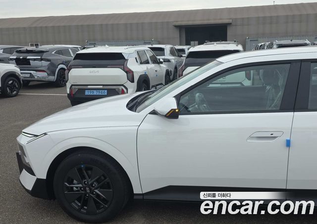 Hyundai AVANTE 2.0 Modern — пробег 1 км — фото 2 из 5