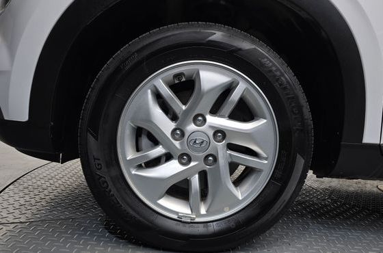 Hyundai Venue 1,6 Premium — пробег 14 939 км — фото 5 из 5