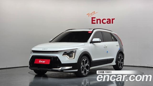 Kia Niro Signature — пробег 12 292 км — фото 1 из 5