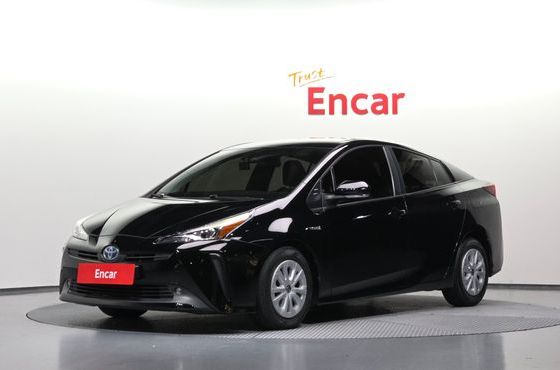 Toyota Prius 1.8 — пробег 66 820 км — фото 1 из 5