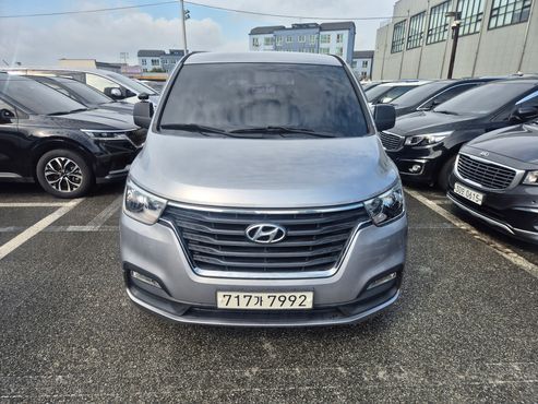 Hyundai Starex Wagon 12-Seater Smart — пробег 60 275 км — фото 1 из 5