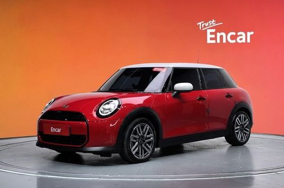 Mini Cooper 5Door Classic — пробег 6 365 км — фото 1 из 5