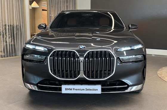 BMW 7-Series 740i sDrive Design Pure Excellence — пробег 14 804 км — фото 3 из 5