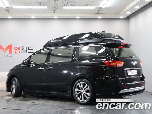 Kia Carnival 9-seater Hi-Limousine Noblesse — пробег 181 388 км — фото 4 из 5