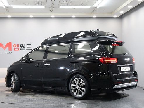 Kia Carnival 9-seater Hi-Limousine Noblesse — пробег 181 388 км — фото 4 из 5