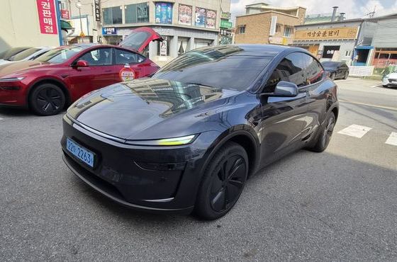 Tesla Model Y Premium RWD — пробег 2 039 км — фото 2 из 5
