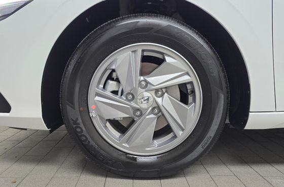 Hyundai AVANTE 1.6 Smart — пробег 938 км — фото 5 из 5
