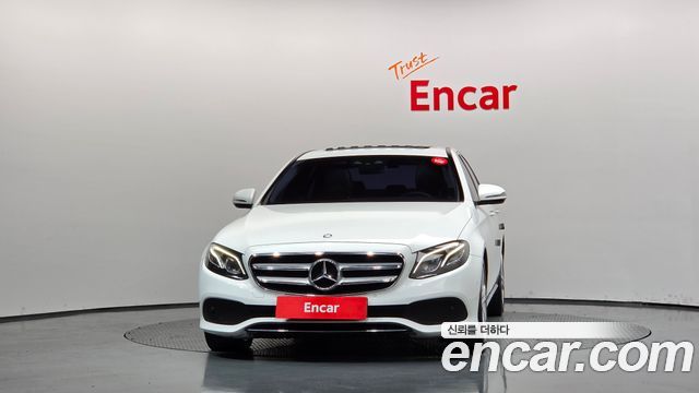 Mercedes-Benz E-Class E220d Avantgarde — пробег 156 224 км — фото 3 из 5