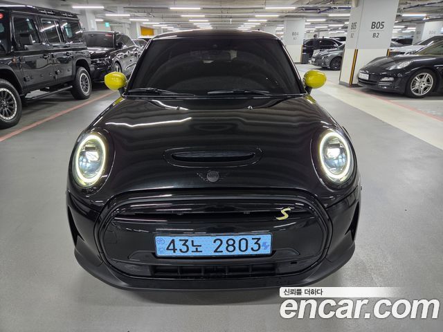 Mini Cooper SE Electric 3rd — пробег 54 728 км — фото 1 из 5