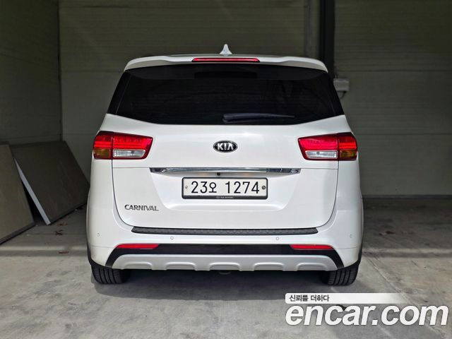 Kia Carnival 9-seater Prestige — пробег 97 915 км — фото 4 из 5