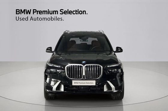BMW X7 xDrive 40i Design Pure Excellence 7-Seater — пробег 7 849 км — фото 3 из 5