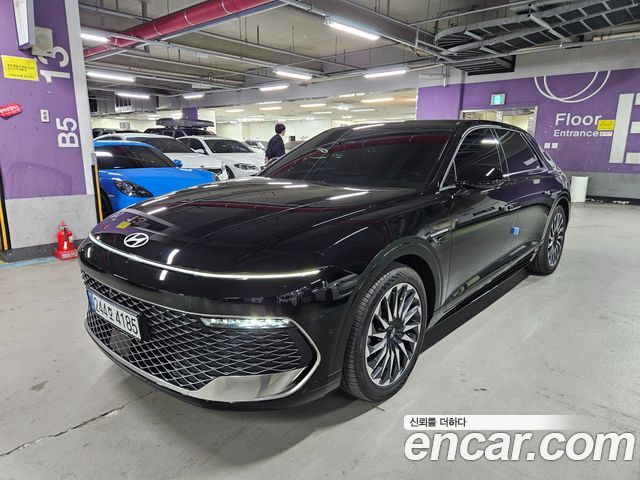 Hyundai Grandeur Caligraphy — пробег 2 200 км — фото 1 из 5