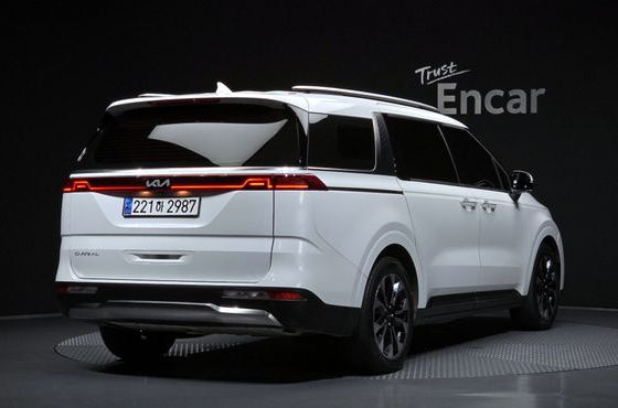 Kia Carnival Diesel 9-Seater Noblesse — пробег 37 067 км — фото 2 из 5