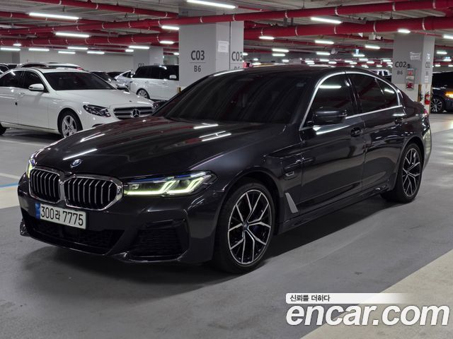 BMW 5-Series 530e M Sport — пробег 67 018 км — фото 1 из 5