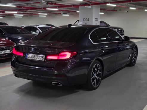 BMW 5-Series 530e M Sport — пробег 67 018 км — фото 2 из 5