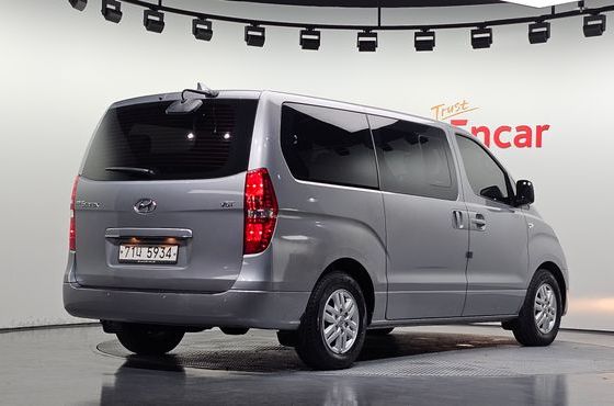Hyundai Starex 12-Seater Wagon Smart — пробег 108 607 км — фото 2 из 5