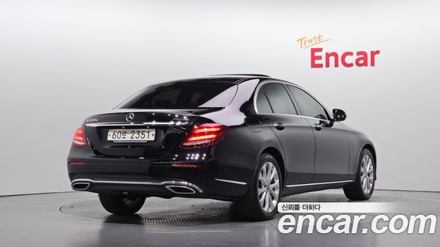Mercedes-Benz E-Class E220d 4MATIC Exclusive — пробег 90 723 км — фото 2 из 5