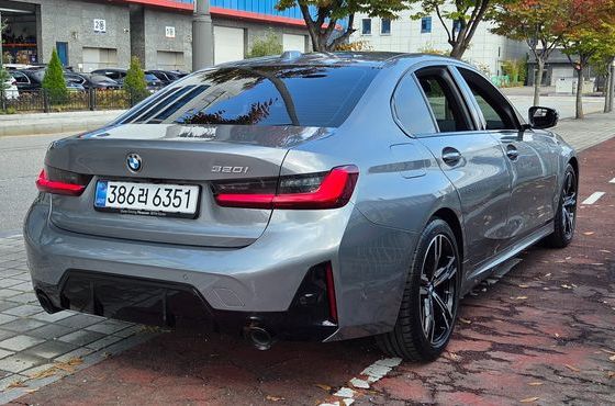 BMW 3-Series 320i M Sport — пробег 4 435 км — фото 2 из 5