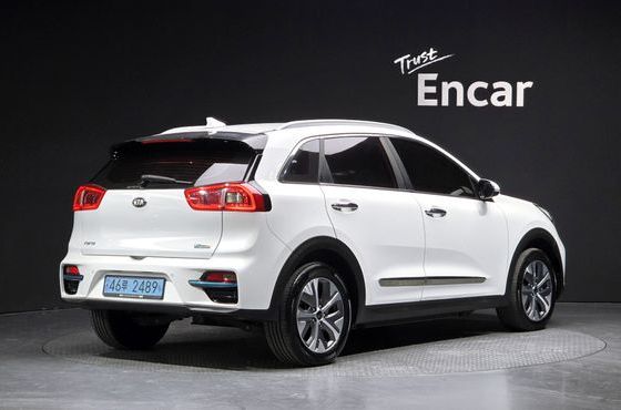 Kia Niro Prestige — пробег 191 542 км — фото 2 из 5