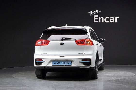 Kia Niro Prestige — пробег 191 542 км — фото 4 из 5
