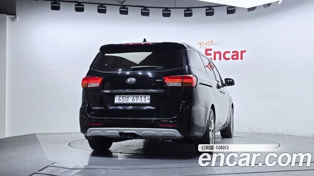 Kia Carnival 9-seater Noblesse — пробег 142 335 км — фото 4 из 5
