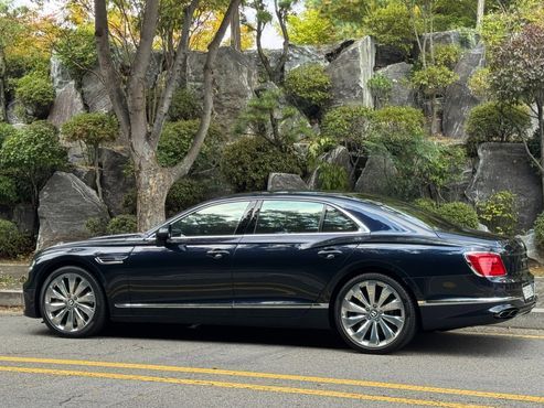 Bentley Flying Spur 4.0 — пробег 30 000 км — фото 2 из 5