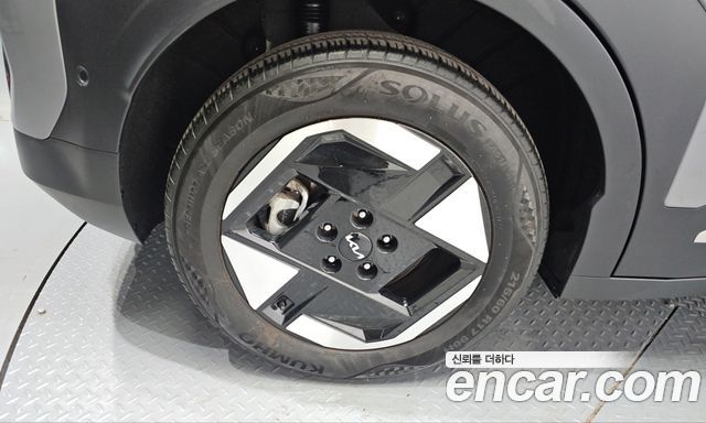 Kia EV3 Long Range 2WD Earth — пробег 32 033 км — фото 5 из 5