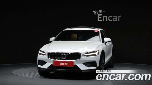 Volvo V60 B5 AWD — пробег 18 158 км — фото 3 из 5