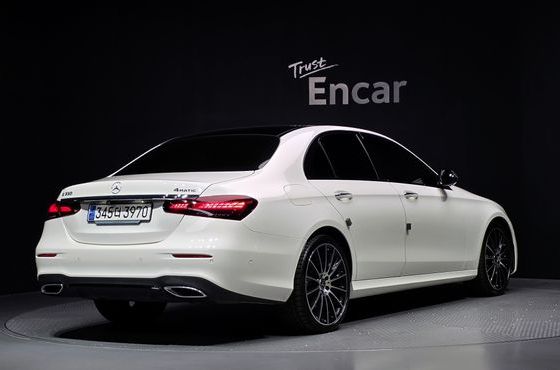 Mercedes-Benz E-Class E350 4MATIC AMG Line — пробег 61 548 км — фото 2 из 5