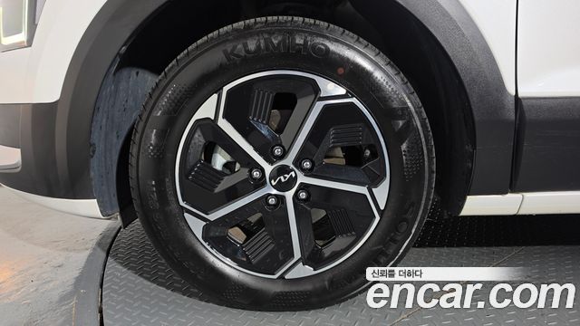 Kia Niro Prestige — пробег 27 786 км — фото 5 из 5