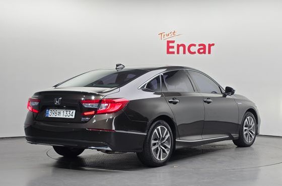 Honda Accord 2.0 Hybrid Touring — пробег 74 306 км — фото 2 из 5