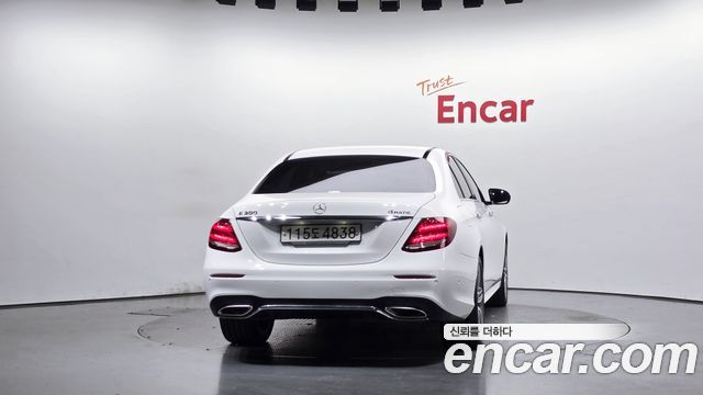 Mercedes-Benz E-Class E300 4MATIC AMG Line — пробег 66 748 км — фото 4 из 5