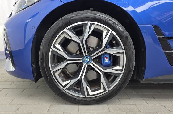 BMW i4 eDrive40 M Sports Pro — пробег 54 808 км — фото 5 из 5