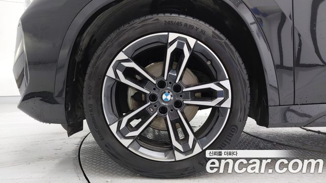 BMW X1 sDrive 20i M Sport — пробег 28 016 км — фото 5 из 5